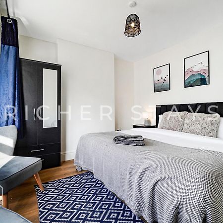 Watford Large 5Br Home - Contractors & Families Extérieur photo
