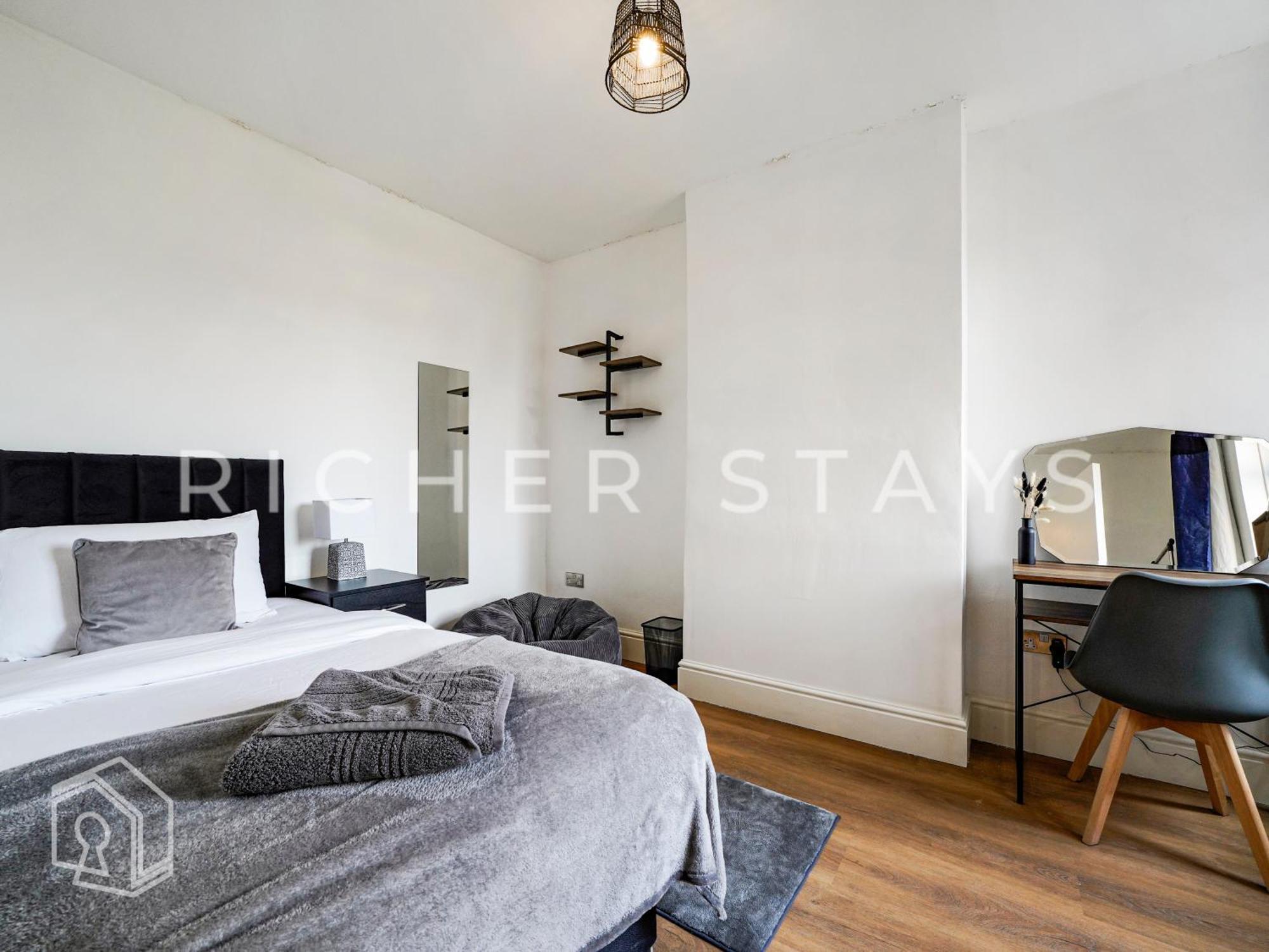 Watford Large 5Br Home - Contractors & Families Extérieur photo