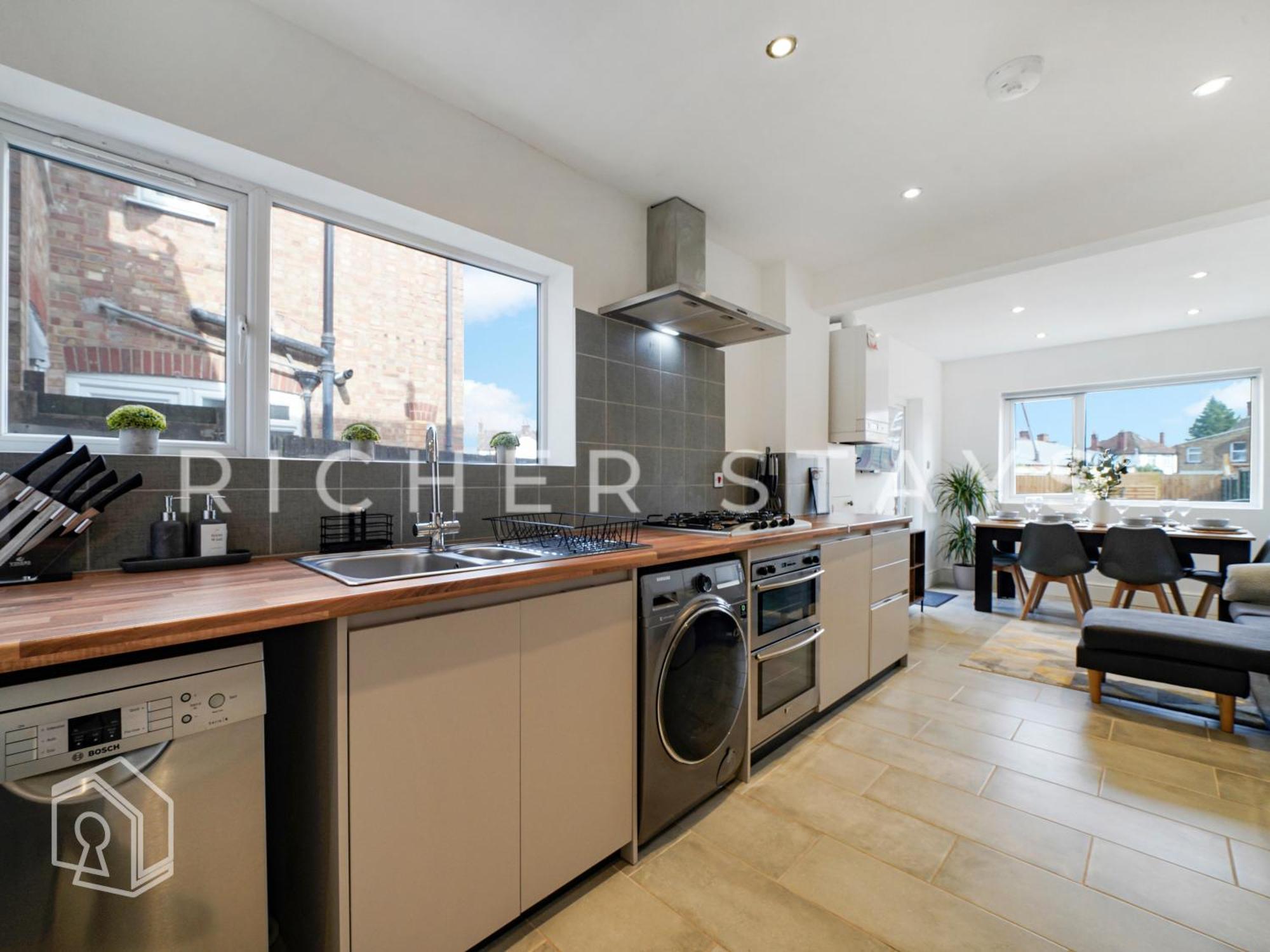 Watford Large 5Br Home - Contractors & Families Extérieur photo