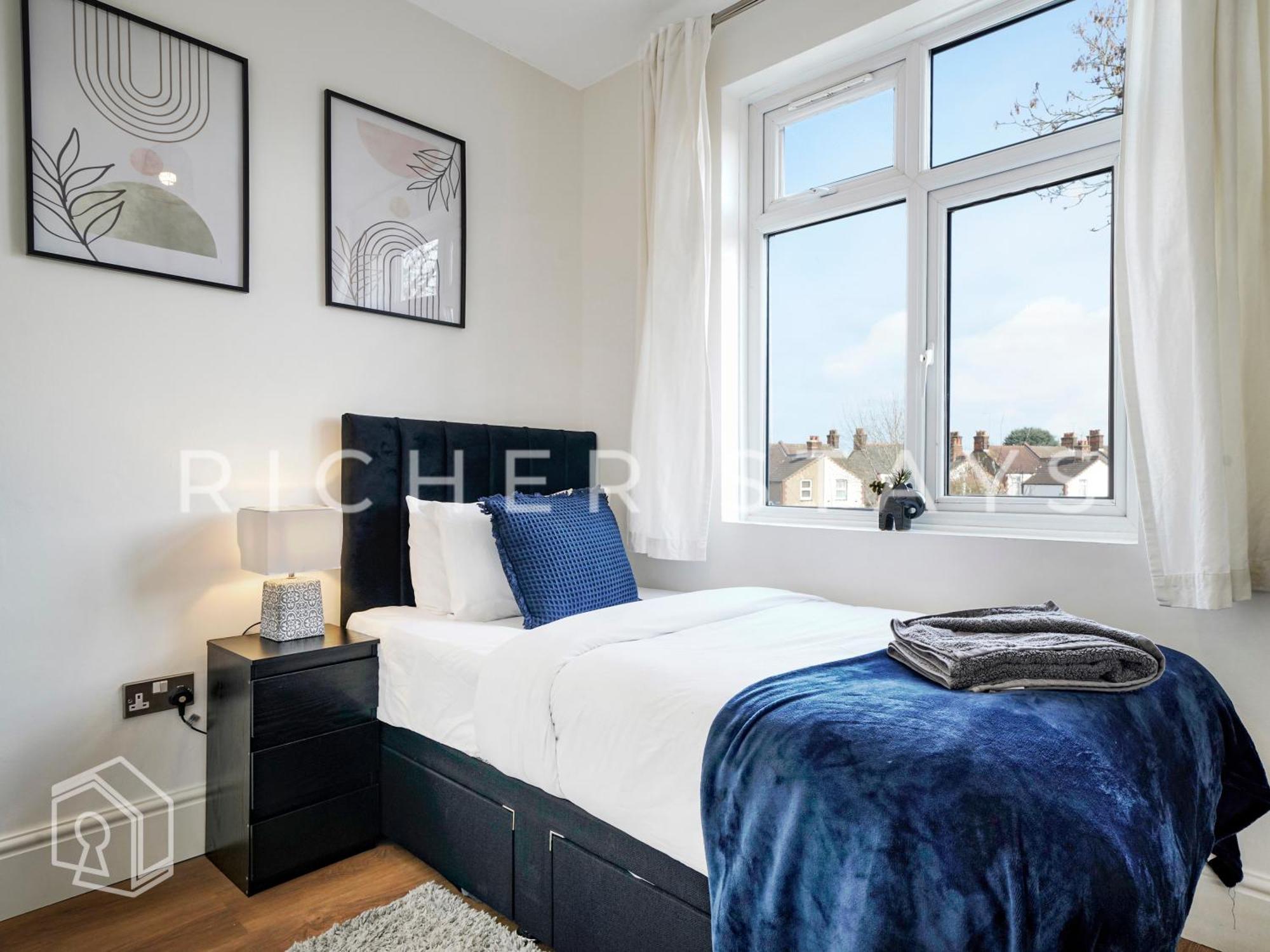Watford Large 5Br Home - Contractors & Families Extérieur photo